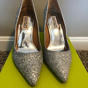 Badgley Mischka silver sparkly pumps